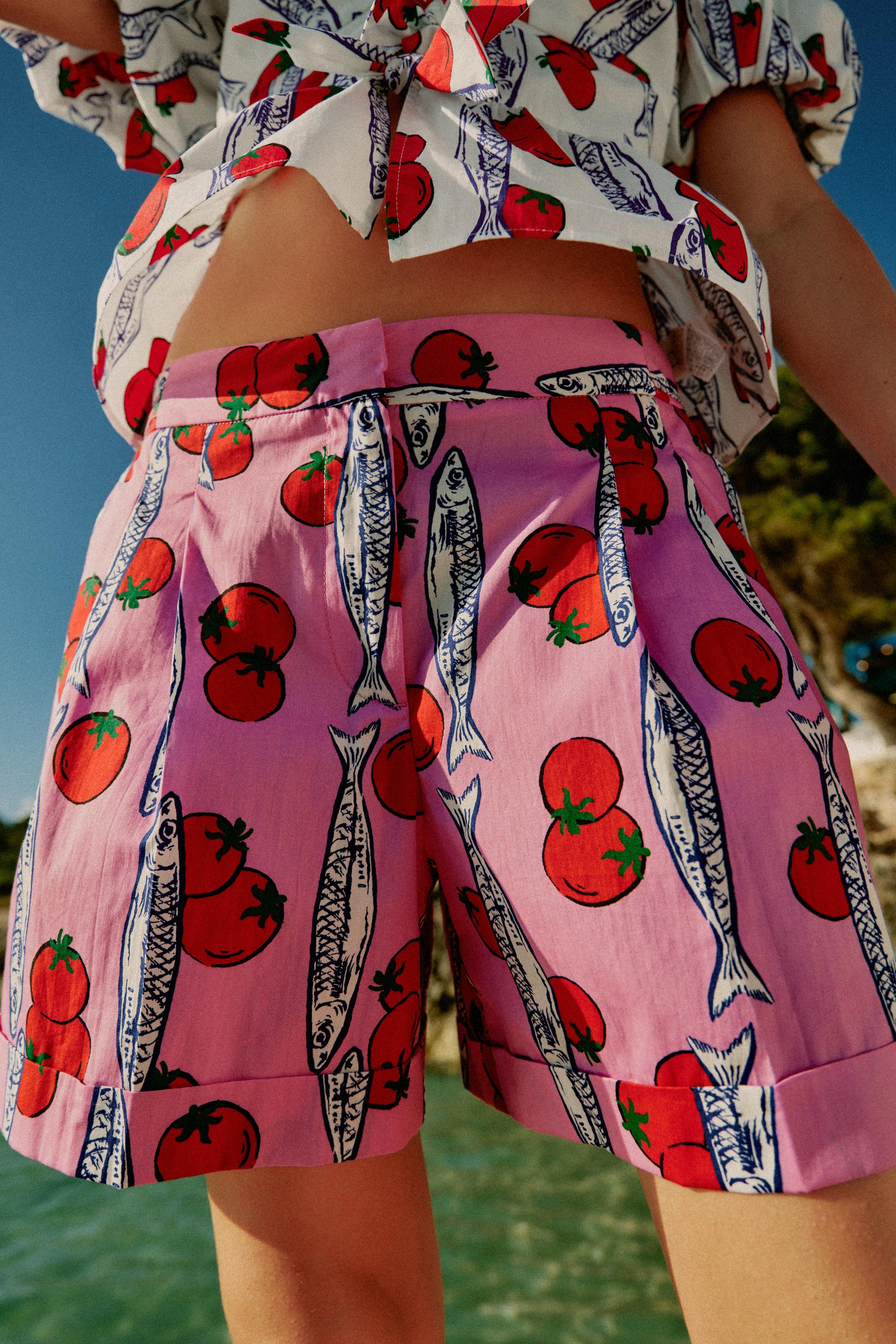 PRINTED PLEATED SHORTS